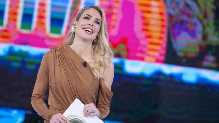 Ilary Blasi Citata In Giudizio Per Dieta