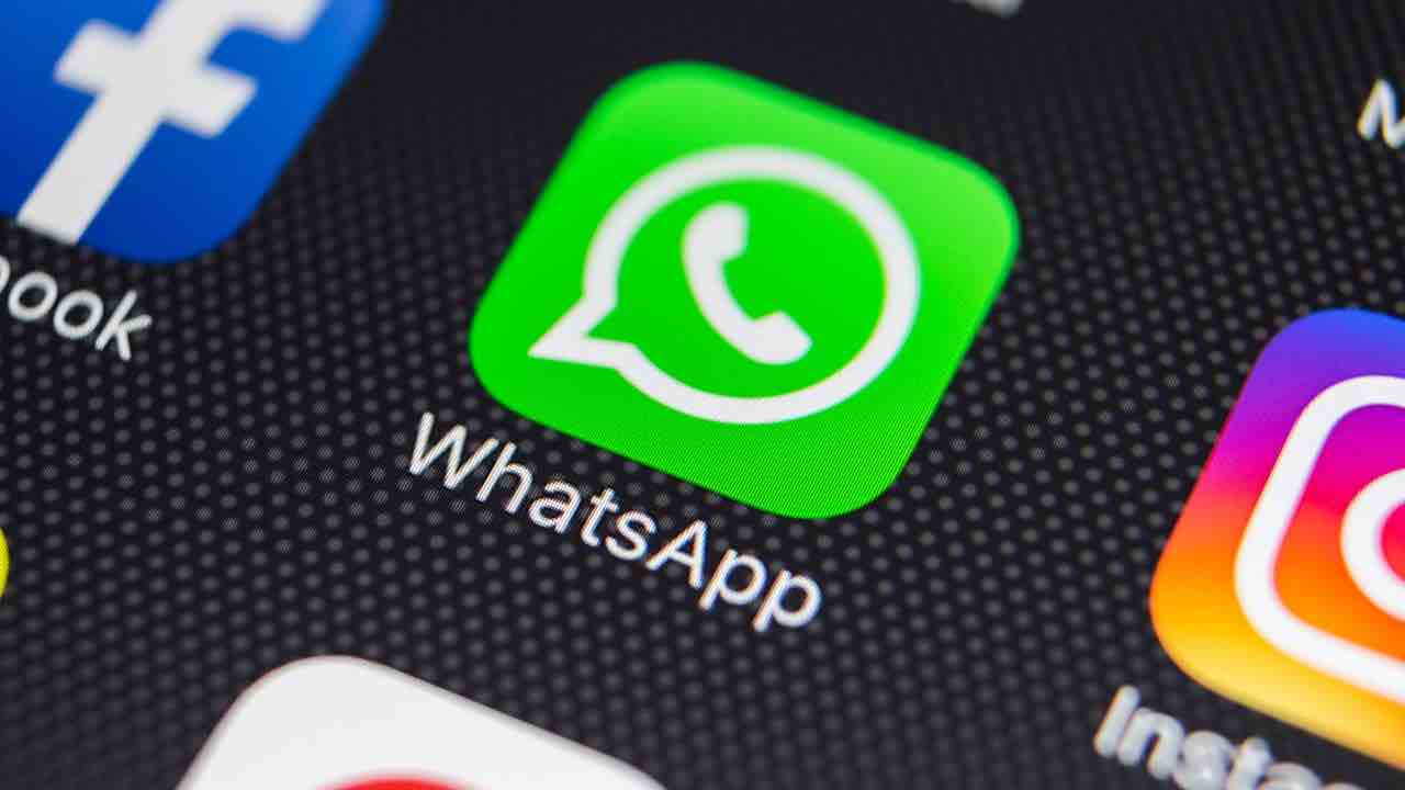 Facebook e whatsapp down oggi